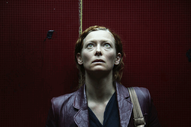 Julia elevator Julia (2008)