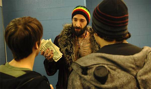 highschool Stalberg firstlook full04 Adrien Brody în rolul unui traficant de droguri