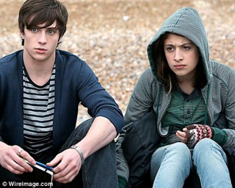 article 1031654 01D72E1600000578 665 468x374 460x367 Angus, thongs and perfect snogging (2008)