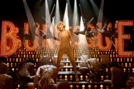 ZZ18C7F91F 459x306 Christina Aguilera şi Cher în „Burlesque”