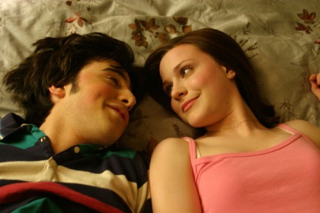 Evan on bed 460x306 Pretty Persuasion (2005)