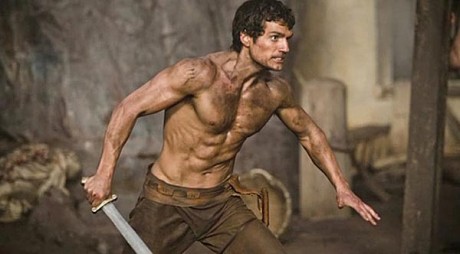 Henry Cavill as Theseus 460x254 [Trailer + Postere] Immortals