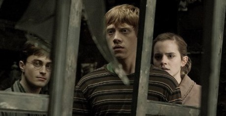 deathly hallows harry potter 460x237 J.K.Rowling ar putea continua seria Harry Potter