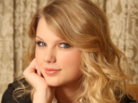 Taylor Swift Wallpapers 2011 5 460x345 [Foto] Cele mai dorite actrite din lume