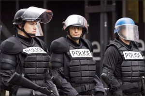 450battle 300x199 Battle in Seattle (2007) 