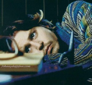 sw3 300x278 Secret Window (2004)