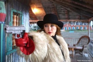 the brothers bloom 1212939807 2008 300x199 [concurs] Fratii Bloom / The Brothers Bloom (2009)