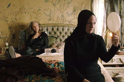 46146907 Grey Gardens (2009)