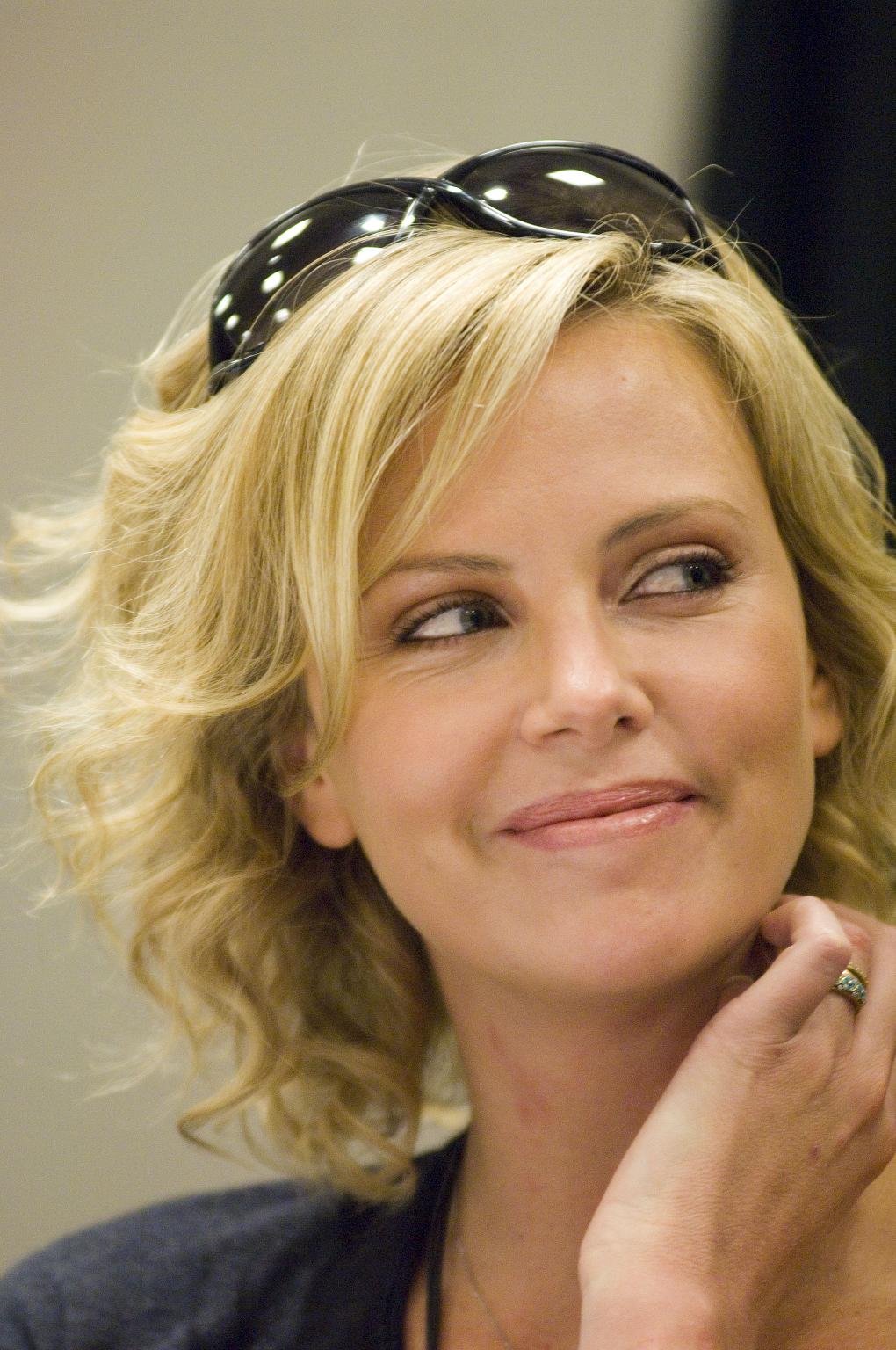 Charlize_Theron2