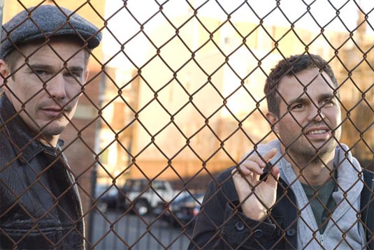 whatdoesntkillyou3 whatdoesntkillyou31 What Doesnt Kill You (2008)