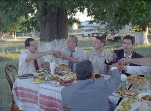 amintiri 1 300x221 Amintiri din Epoca de Aur 1 (2009)