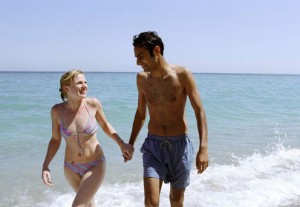 aefond 1 300x207 Ae Fond Kiss...(2004)