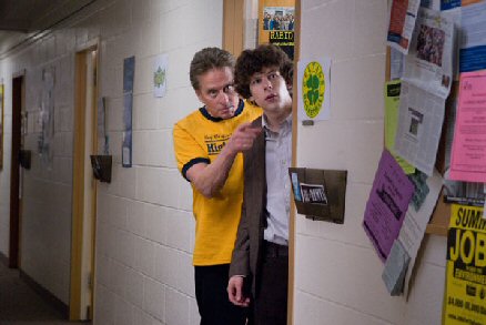 ooo [Promo Trailer] Solitary Man cu Michael Douglas 