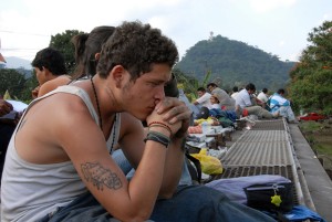 sin nombre 2 300x201 Sin Nombre (2009)