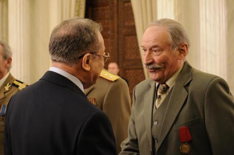 image111 460x305 [TIFF] Medalia de onoare (2010)