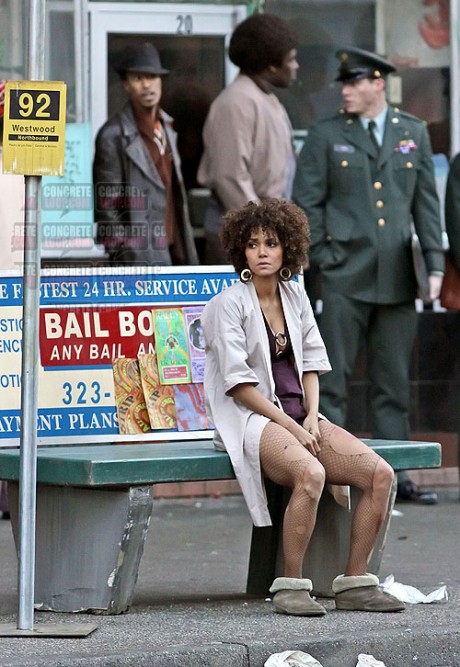 81215w7 berry h b gr 03 460x667 [Trailer] Frankie and Alice