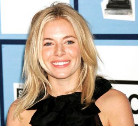 Sienna Miller intr o ecranizare a operei lui Lev Tolstoi sienna miller kept heath ledgers pajamas to remember him by main 263 Sienna Miller intr o ecranizare a operei lui Lev Tolstoi