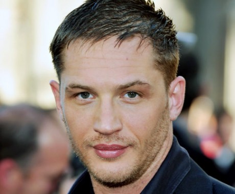 61042595 alg tom hardy 460x381 Tom Hardy adversar cu greutate pentru Batman