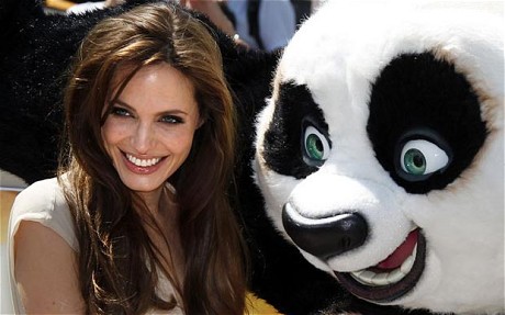 poza cannes 2 poza cannes 2 Angelina Jolie la Cannes