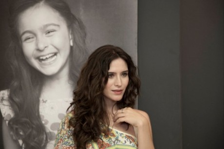 ask tesadufleri sever 2777486 460x306 Love Likes Coincidences (2011)