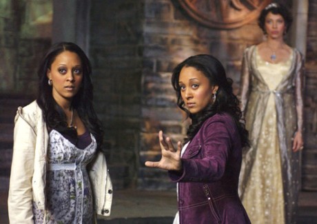 twitches too15 460x325 26 august 1 sept. RecomandariTV