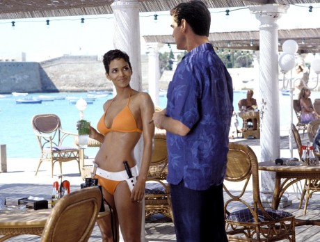 Die Another Day 460x348 (2 8 sept) RecomandariTV
