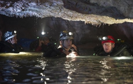 Sanctum 1297625441 0 2011 460x292 Sanctum (2011)