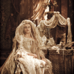 Helena_Bonham_Carter_wedding_dress111104070903-550×903
