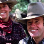 1315412321579_comes_a_horseman_1978_2048x1024_640_320