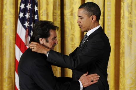 208606 al pacino 460x306 Al Pacino decorat de Obama