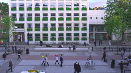 Incident by a Bank still 460x258 Short Matters Filmele Academiei Europene vin la NexT 2012