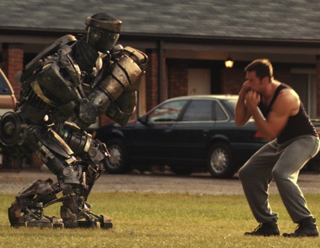 Real Steel 11 460x356 Pumni de otel, acum pe BLU RAY si DVD