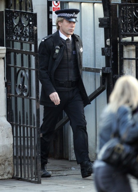 Imagini cu Javier Bardem in Skyfall, noul film cu James Bond bond bardem 003 460x640 Imagini cu Javier Bardem in Skyfall, noul film cu James Bond