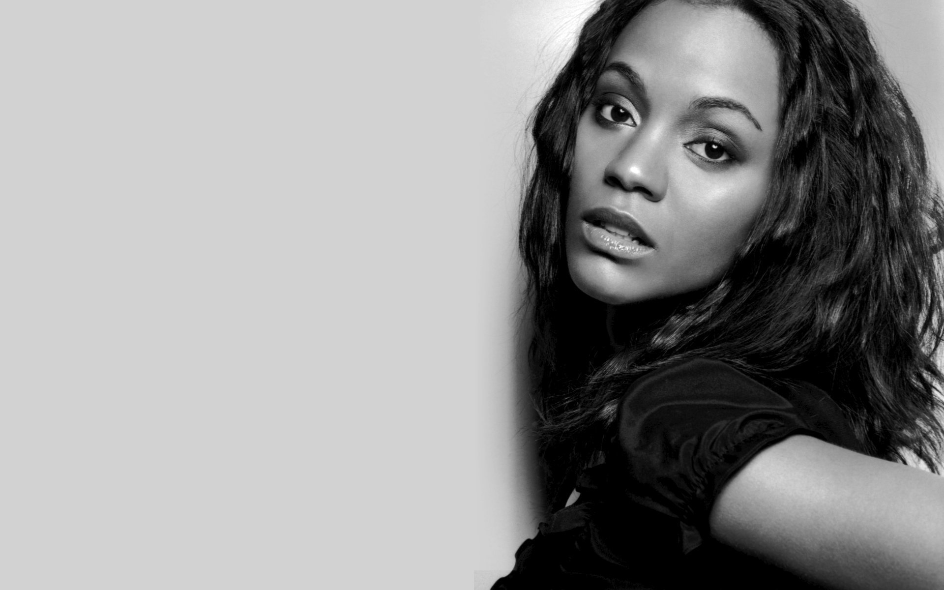 Zoe-Saldana-5