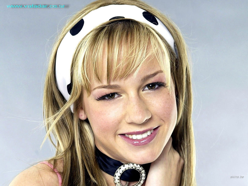 Brie+Larson