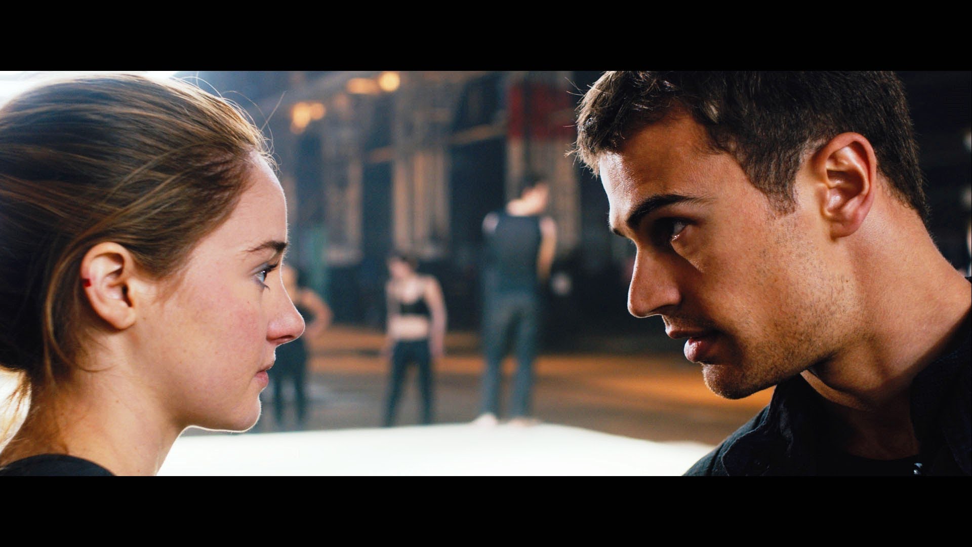 Divergent (2014)