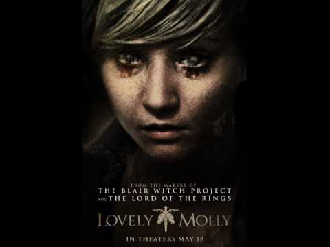 Poster in miscare pentru filmul horror Lovely Molly